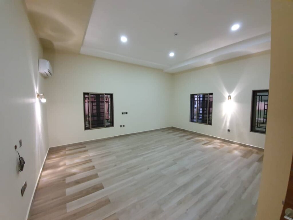 Empty room with 3 windows